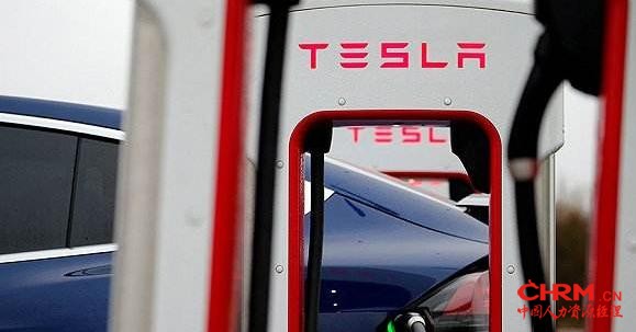 福利?不可能!免费的变收费,收费的大涨价,特斯拉裁员只是开始