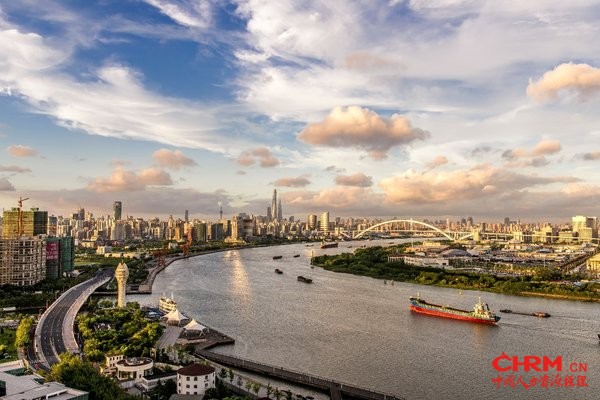 此次赛事将在上海未来最具活力的“全球著名城市卓越水岸”徐汇滨江热力开跑