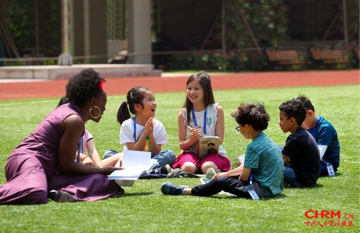 贝赛思国际学校的学生和老师在一起 贝赛思国际学校的学生和老师在一起