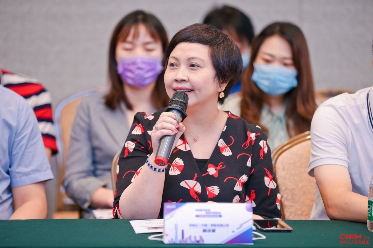 赖洁珊总监在介绍李锦记“思利及人”核心价值观