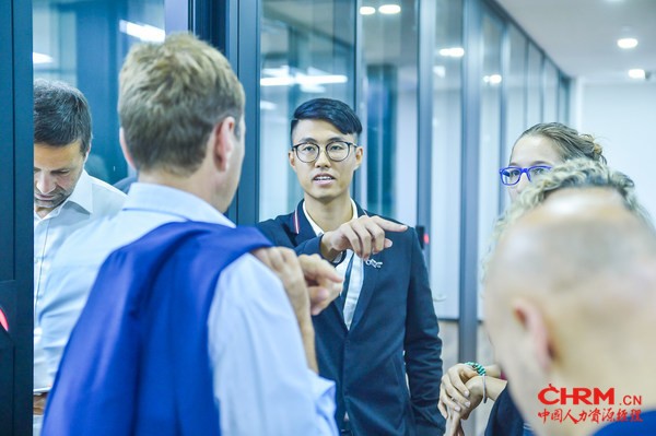 戴健进与海外青年创业者交流