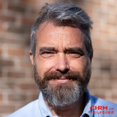 沃尔沃金融服务今日宣布调整其亚太地区组织架构。自2021年1月1日起,当前的沃尔沃金融服务亚太区(APAC)将调整为沃尔沃金融服务国际区,由沃尔沃金融服务高级副总裁李博担任。沃尔沃金融服务国际区总部仍将位于北京。 沃尔沃金融服务今日宣布调整其亚太地区组织架构。自2021年1月1日起,当前的沃尔沃金融服务亚太区(APAC)将调整为沃尔沃金融服务国际区,由沃尔沃金融服务高级副总裁李博担任。沃尔沃金融服务国际区总部仍将位于北京。