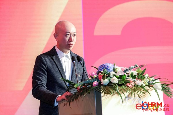 eBay国际跨境贸易事业部中国区总经理郑长青在大会上致辞
