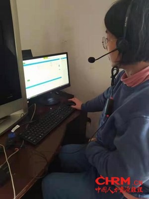 残疾人12345客服志愿者进行热线服务