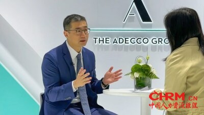 第六届进博会上，德科集团全球高级副总裁、德科中国CEO倪瀛先生在德科集团展台接受采访