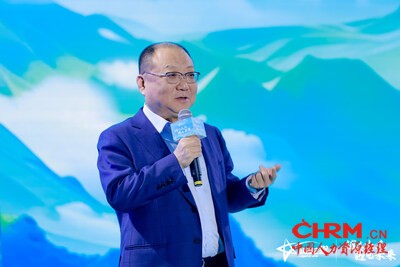 联想控股董事长、联想之星董事长宁旻在CEO特训班结业典礼上为创业者送上祝福