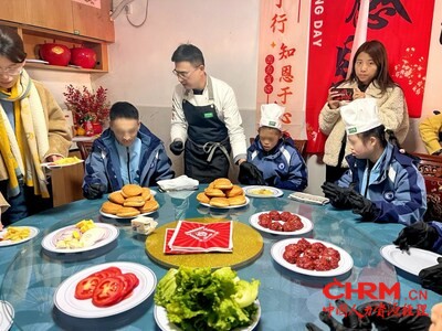 两地特殊儿童共同参加感恩节活动