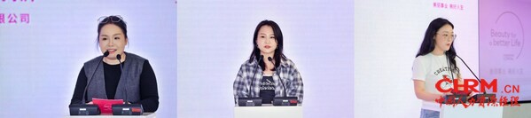 往期毕业学员上台分享（从左至右依次为：冯淑娉、宋瑜、刘玉娇）