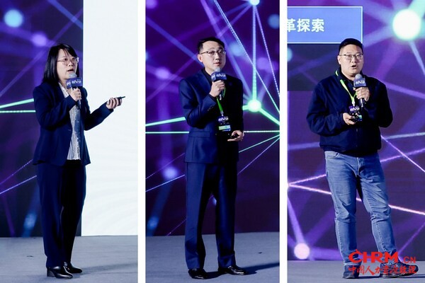 FESCO数字人事服务e号档案负责人 娄春蕾(左),蚂蚁集团数字科技战略行业副总经理 蒋鸿飞(中),北京生数科技有限公司商业化总监 陈鹤天(右) FESCO数字人事服务e号档案负责人 娄春蕾(左),蚂蚁集团数字科技战略行业副总经理 蒋鸿飞(中),北京生数科技有限公司商业化总监 陈鹤天(右)
