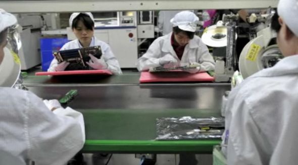 FLA报告称苹果供应商富士康存在数十桩严重违反劳工权利的行为。