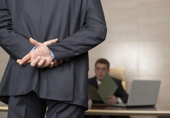 对上级或经理永远坦诚。