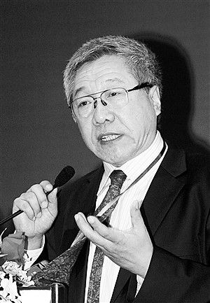 社科院世界社会保障中心主任郑秉文